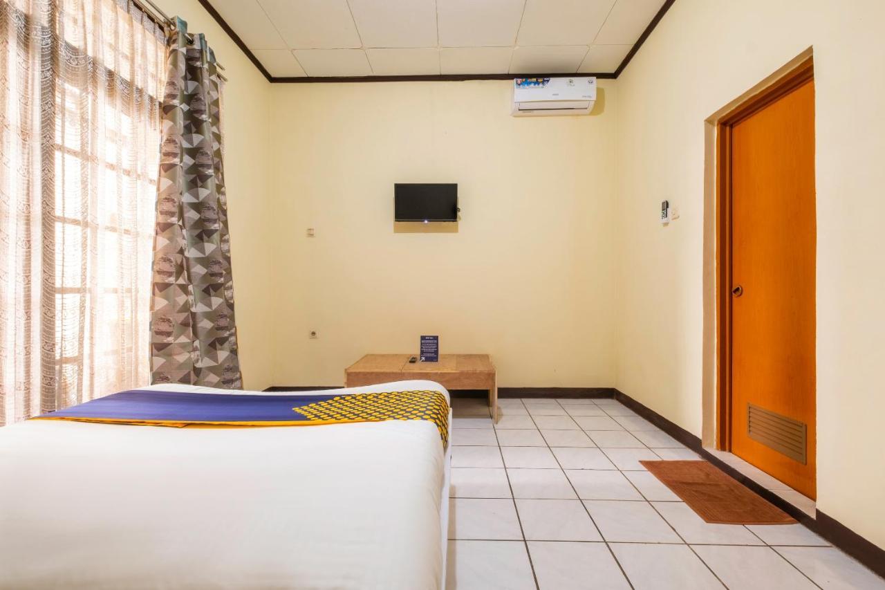 Отель Super Oyo 2672 Bee M Syariah Бандунг Экстерьер фото